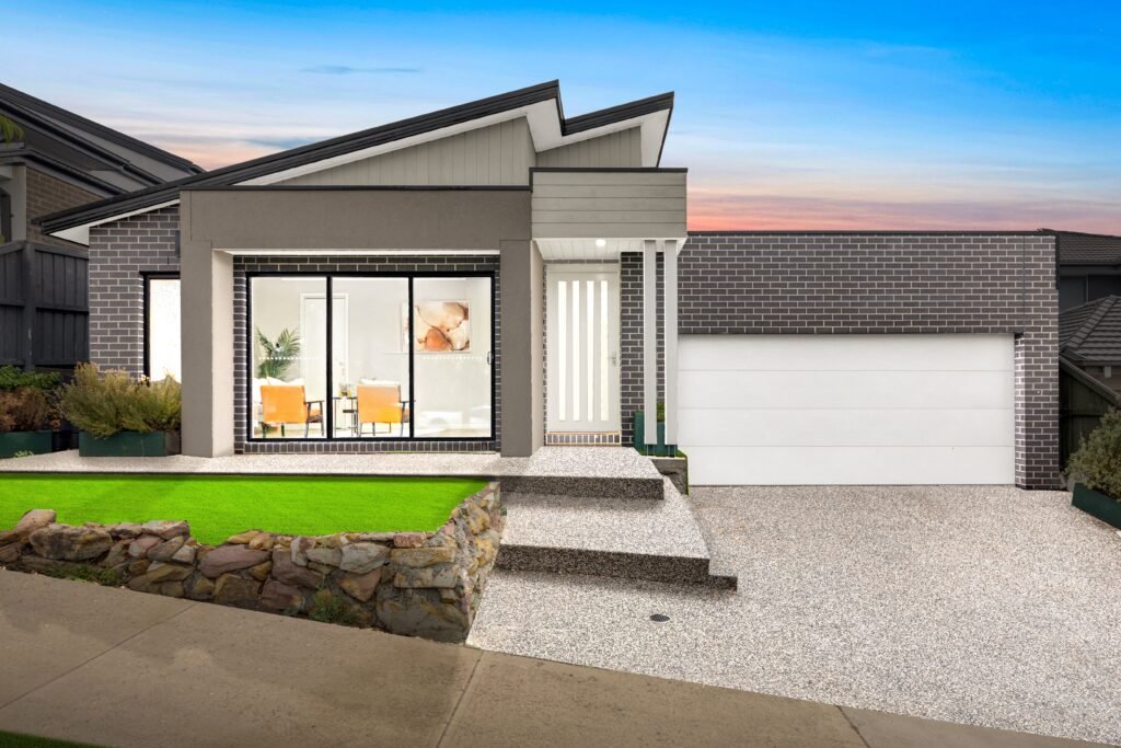 Contemporary Melbourne home photographed at twilight